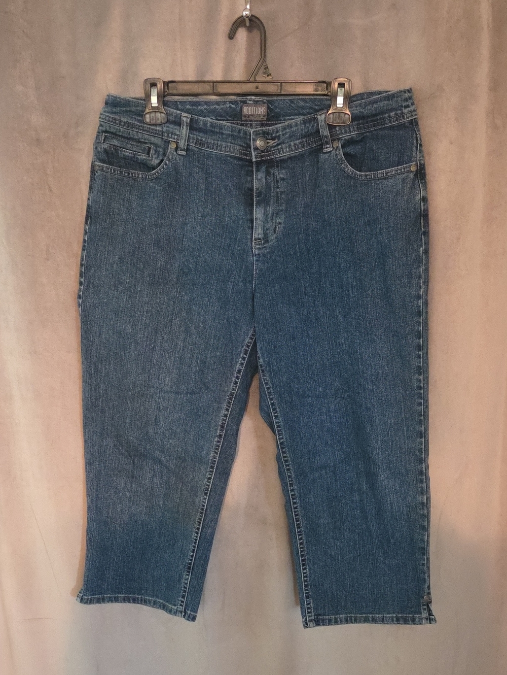 Chico's Size 2 (Fits A Size 14/16) Jean Capris